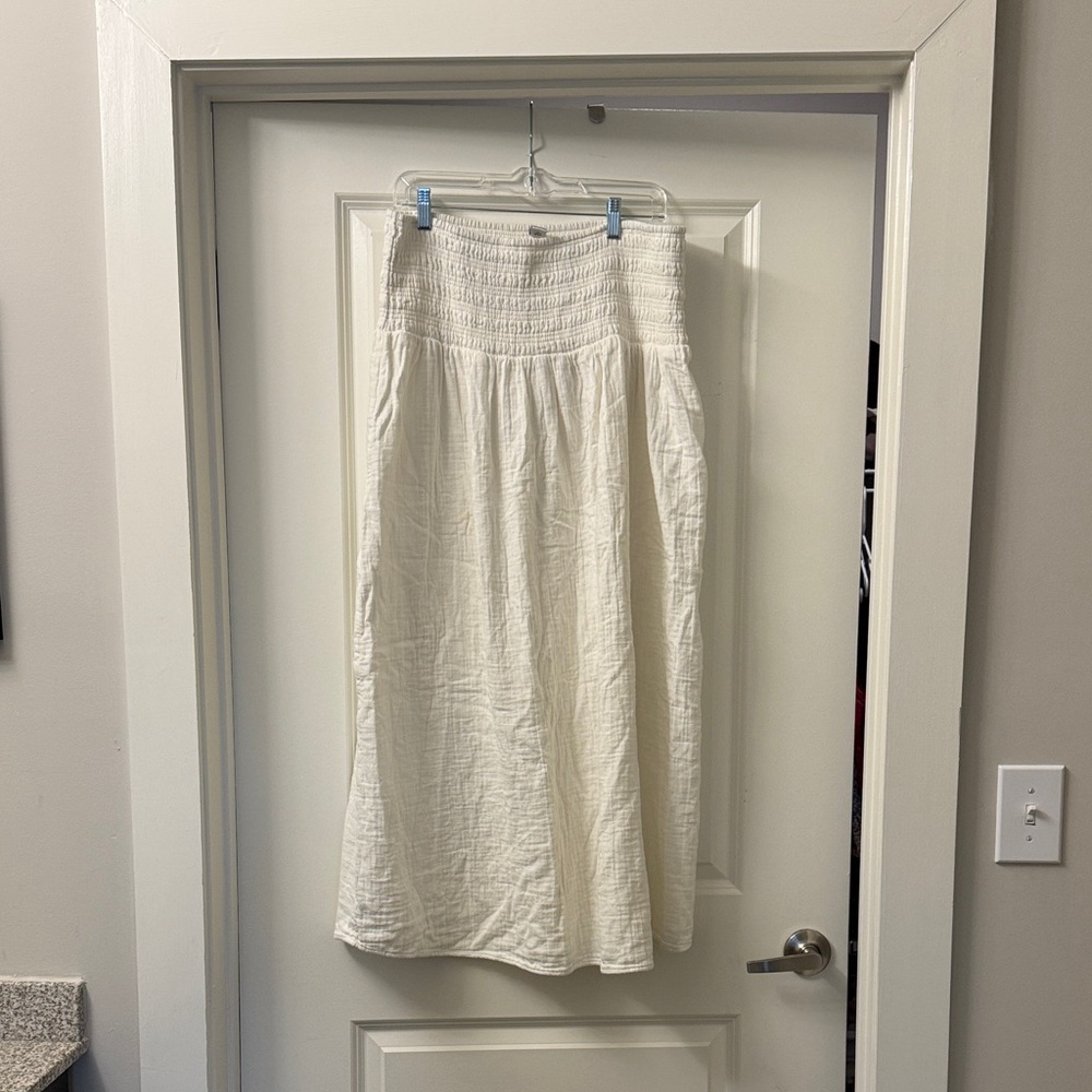 Old Navy White Women's Maxi Skirt